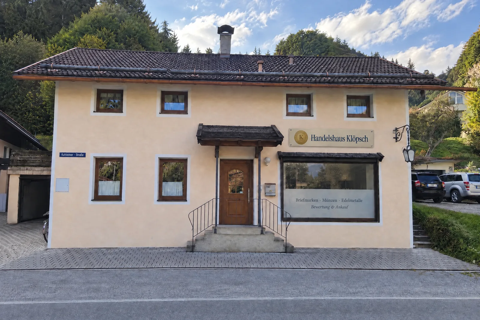 Außenansicht des Büros von Handelshaus Klöpsch in Oberaudorf