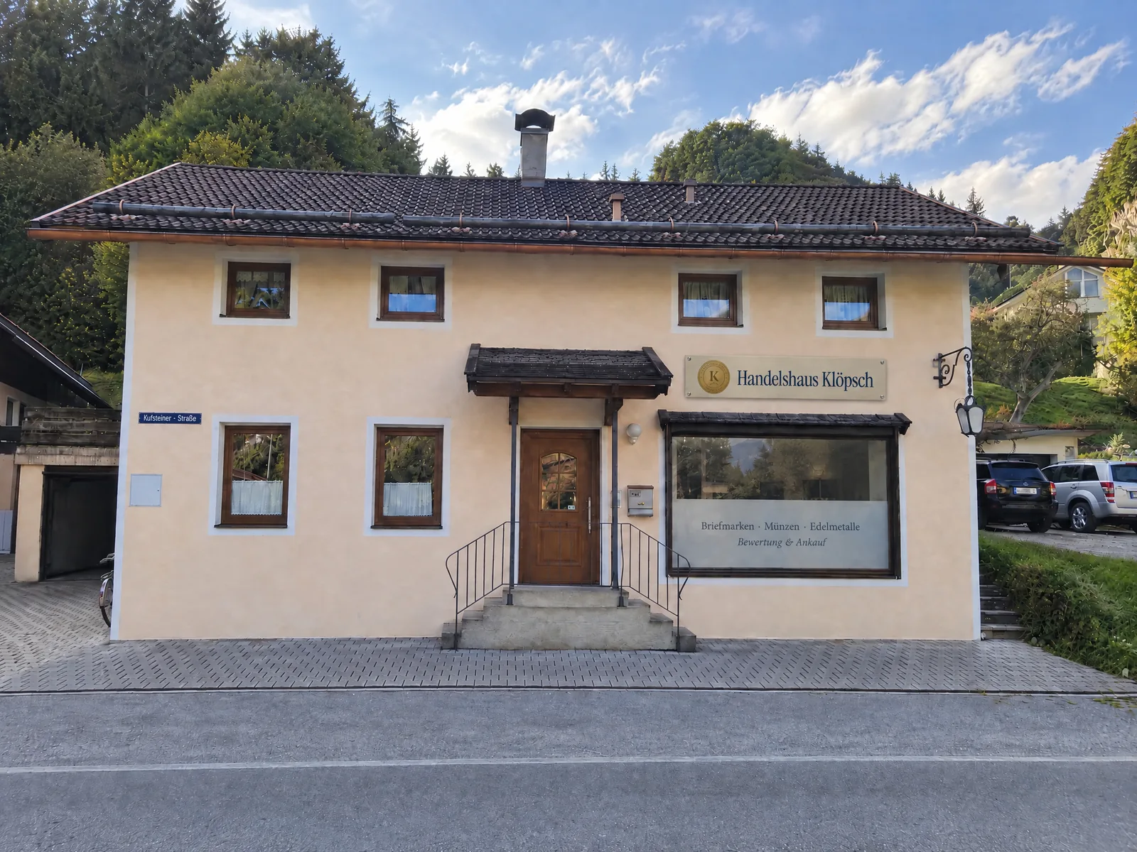 Außenansicht des Büros von Handelshaus Klöpsch in Oberaudorf